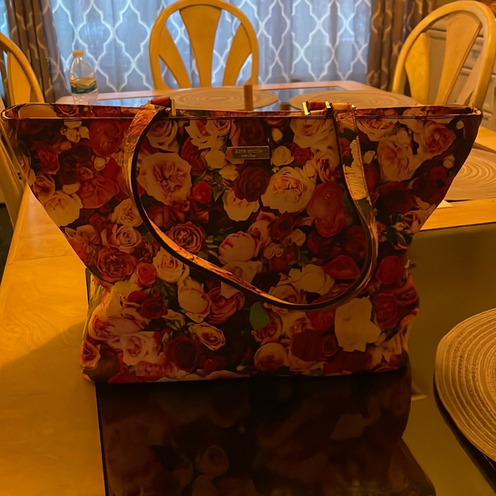 large kate spade floral tote lightly worn